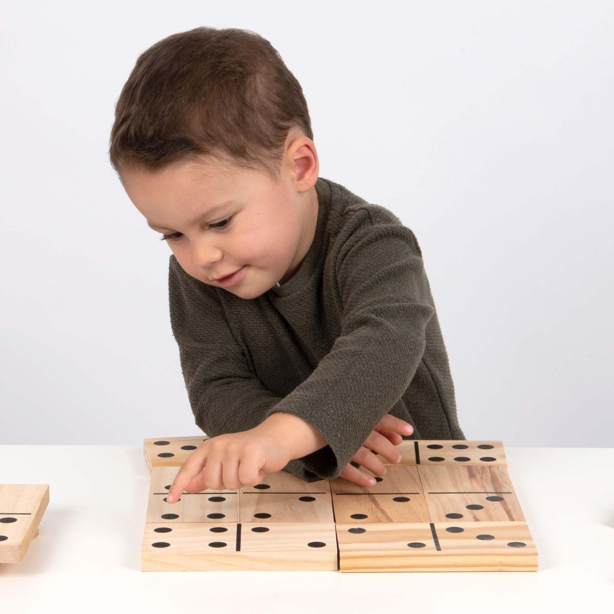 Juego De Dominó Gigante De Madera TickiT – 28 Fichas De 15 Cm, Ideal Para Aprender Matemáticas Y Jugar En Familia